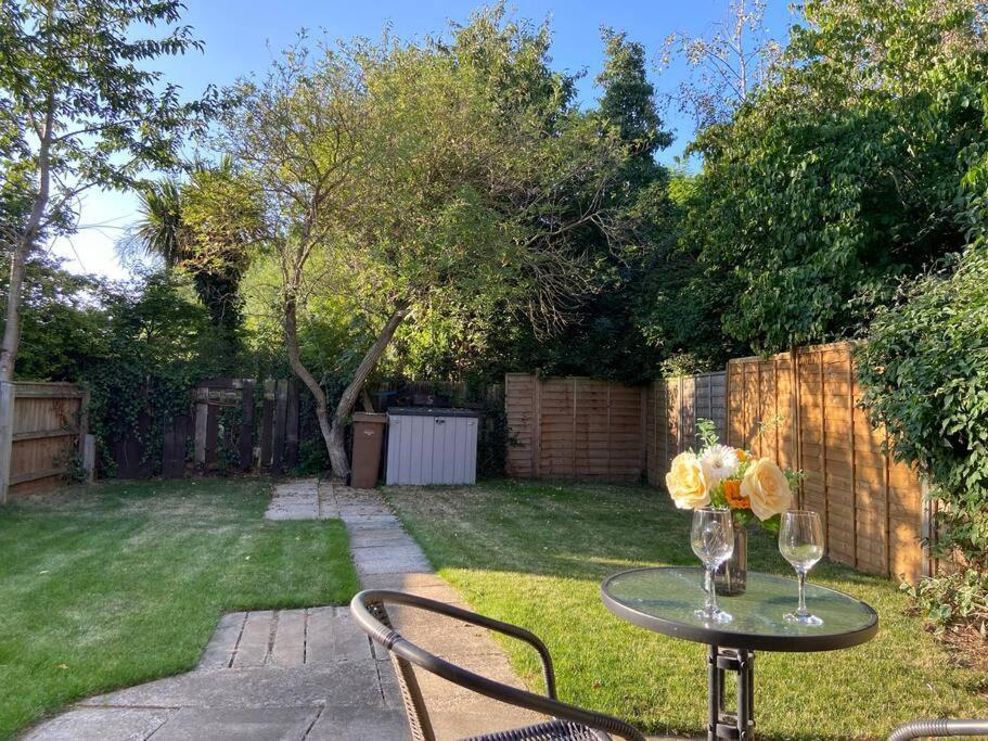 Cosy Bungalow Near Open Countryside Felixstowe Exterior photo